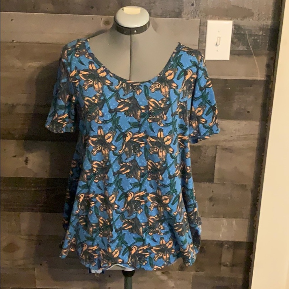 LuLaRoe shirt